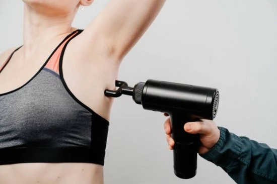 Qualitech Massage Gun - Theragun - Hypervolt - Relax And Massage - Spierherstel - Massageapparaat - Draadloos En Oplaadbaar ? Ontspan En Verzorg Spieren ? Spierontspanner ? Geschikt Voor Herstel ? 4 Massagekoppen Met 6 Standen 9 Qualitech Massage Gun - Theragun - Hypervolt - Relax And Massage - Spierherstel - Massageapparaat - Draadloos En Oplaadbaar ? Ontspan En Verzorg Spieren ? Spierontspanner ? Geschikt Voor Herstel ? 4 Massagekoppen Met 6 Standen - Afbeelding 9