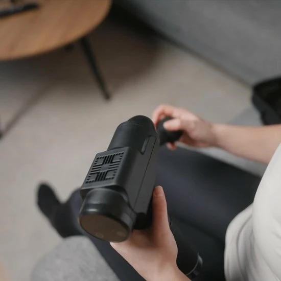 Scandinavian Collection Massage Gun 2.0 - Intense Nek En Rug Massage - Sport En Relax Massage - Professioneel- Inclusief Koffer - Massage Apparaat - 6 Standen - Massage Gun 2.0 2 Scandinavian Collection Massage Gun 2.0 - Intense Nek En Rug Massage - Sport En Relax Massage - Professioneel- Inclusief Koffer - Massage Apparaat - 6 Standen - Massage Gun 2.0 - Afbeelding 2