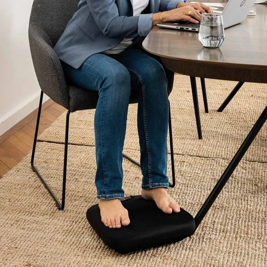 MediaShop Belena Active Pro - Elektrisch Voetmassageapparaat - Met Infrarood Warmtefunctie En 6 Roterende Massagekoppen - Shiatsu-massageapparaat Voor Het Ontspannen Van De Benen 5 MediaShop Belena Active Pro - Elektrisch Voetmassageapparaat - Met Infrarood Warmtefunctie En 6 Roterende Massagekoppen - Shiatsu-massageapparaat Voor Het Ontspannen Van De Benen - Afbeelding 5